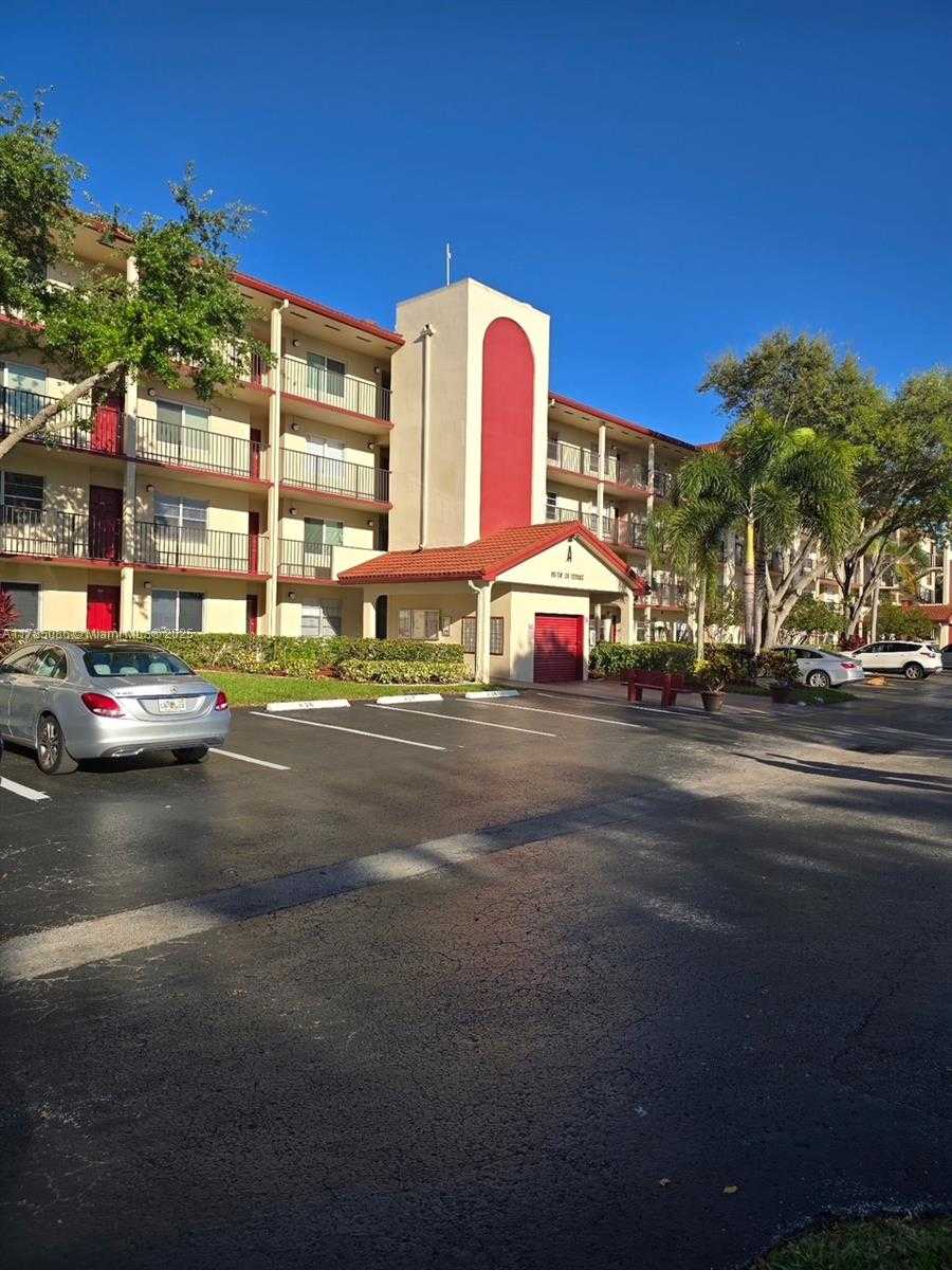 Small Image of 901 SOUTH WEST 128TH TER #407A, Pembroke Pines Number 3