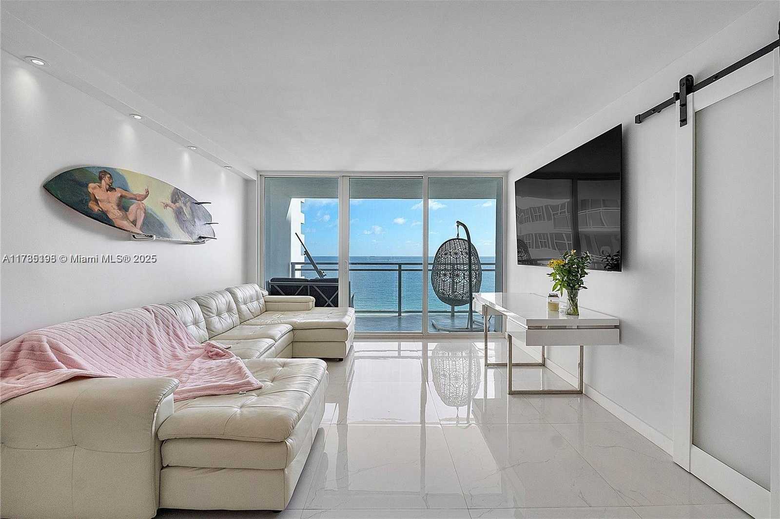 Small Image of 2030 SOUTH OCEAN DR #1716, Hallandale Beach Number 11