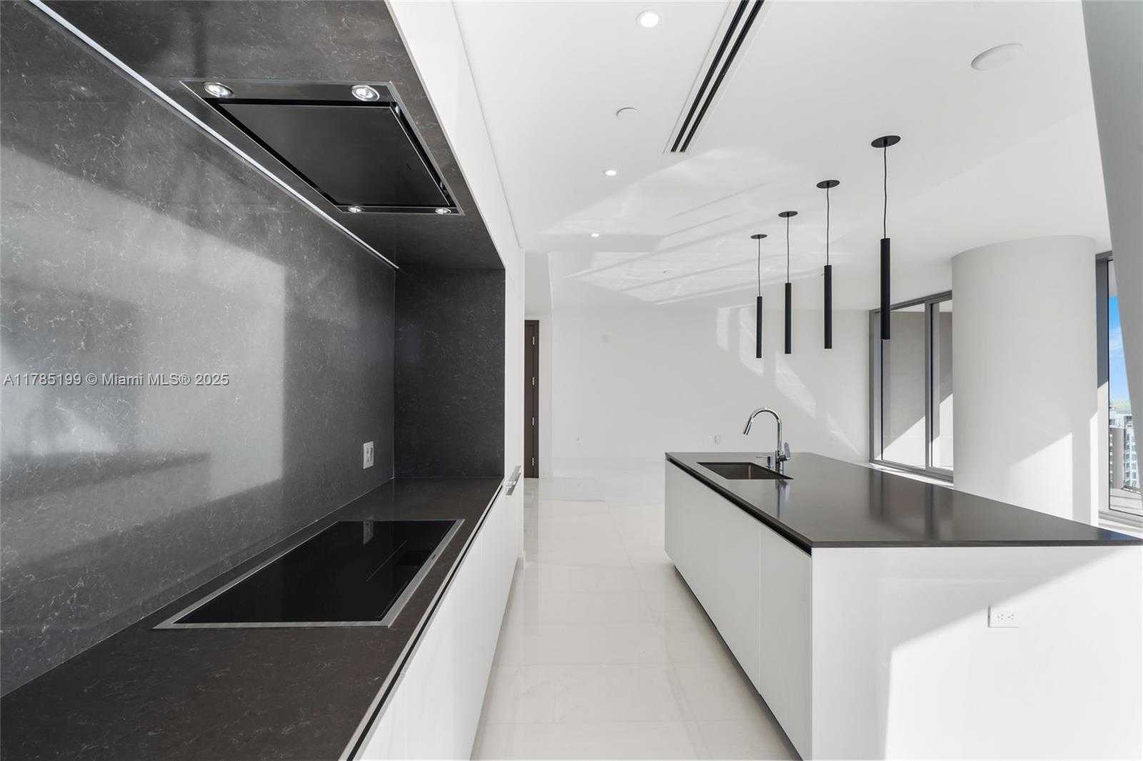 Small Image of 300 BISCAYNE BLVD WAY #4207, Miami Number 15