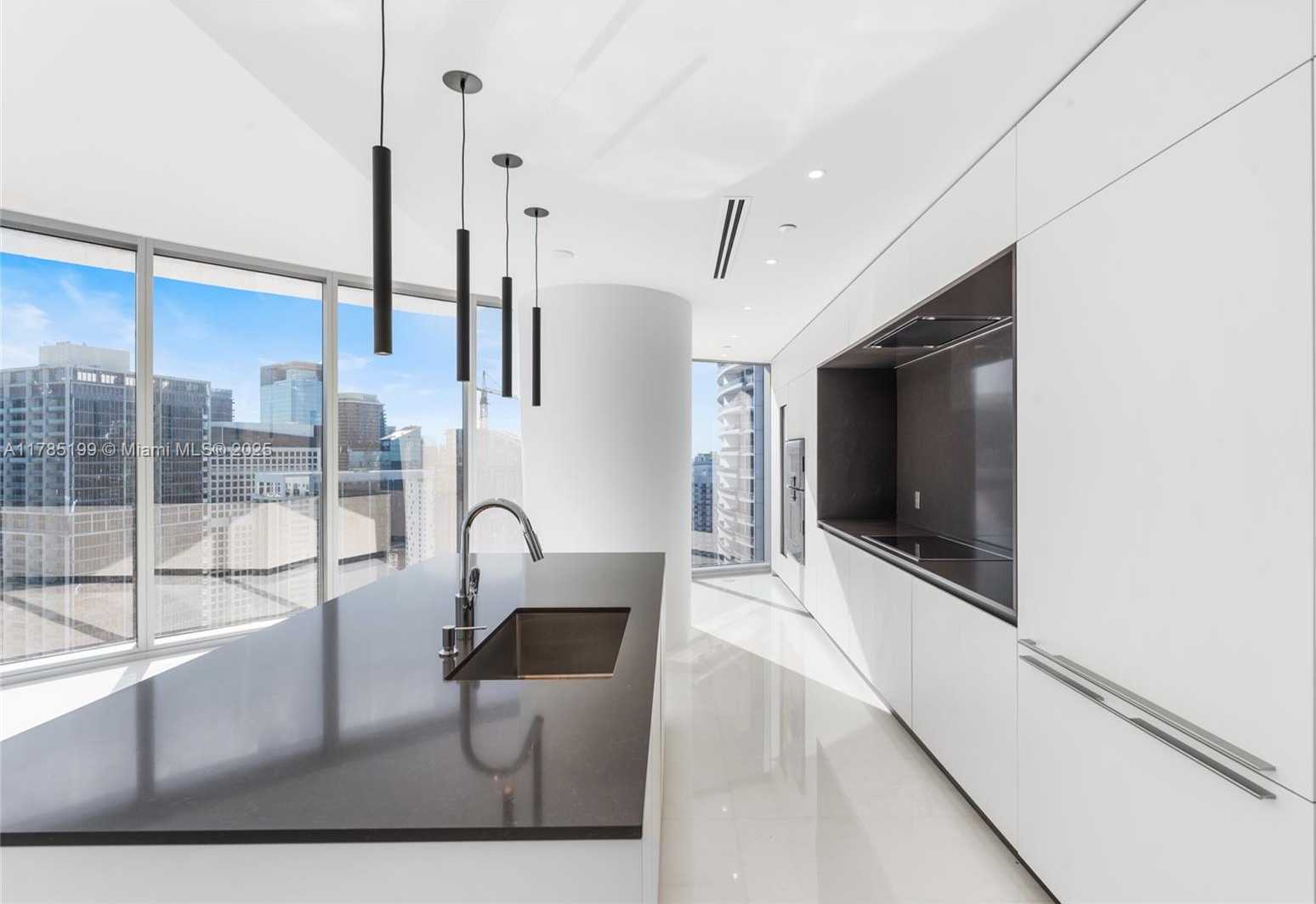 Small Image of 300 BISCAYNE BLVD WAY #4207, Miami Number 16