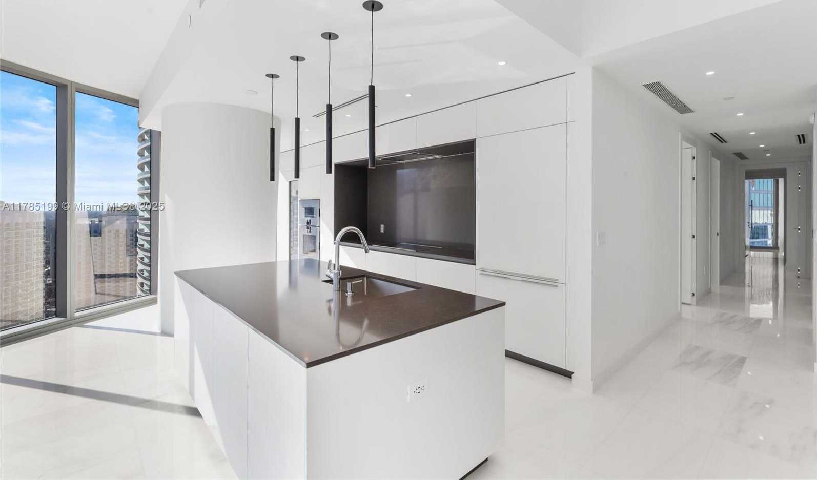 Small Image of 300 BISCAYNE BLVD WAY #4207, Miami Number 17