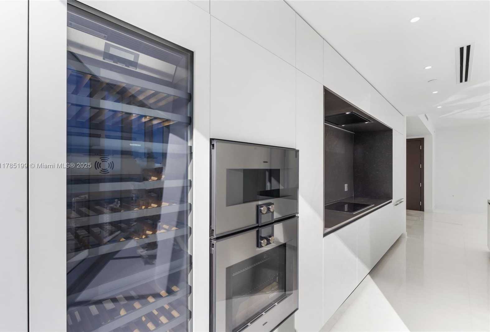 Small Image of 300 BISCAYNE BLVD WAY #4207, Miami Number 19