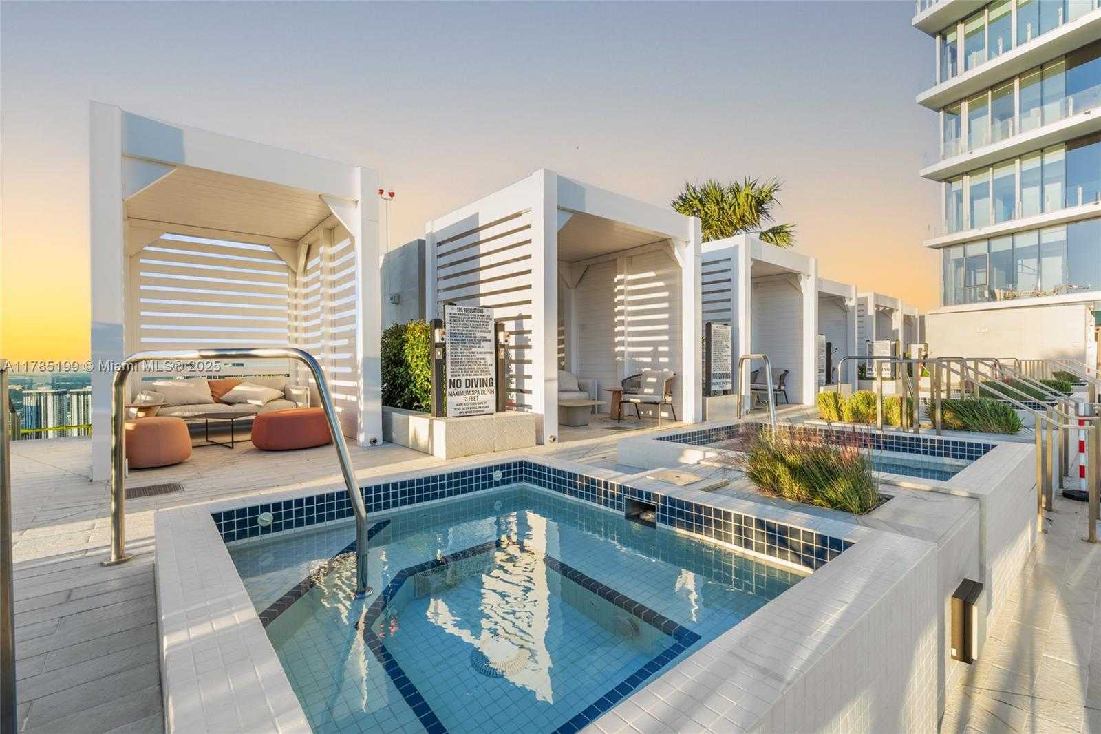 Small Image of 300 BISCAYNE BLVD WAY #4207, Miami Number 2