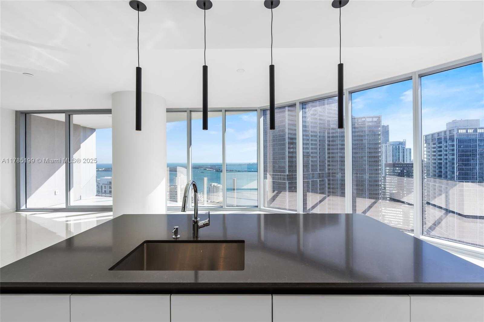 Small Image of 300 BISCAYNE BLVD WAY #4207, Miami Number 20