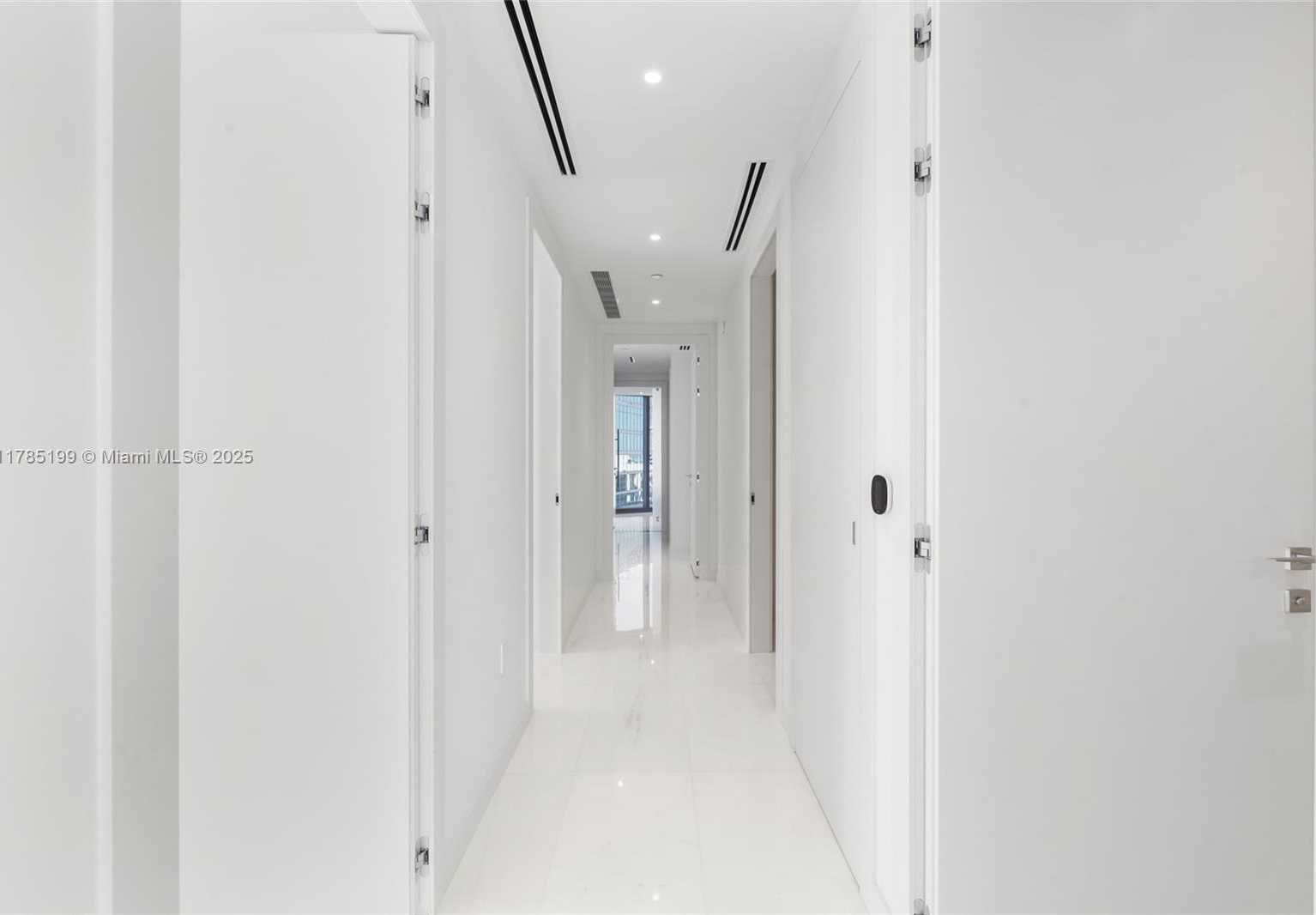 Small Image of 300 BISCAYNE BLVD WAY #4207, Miami Number 21