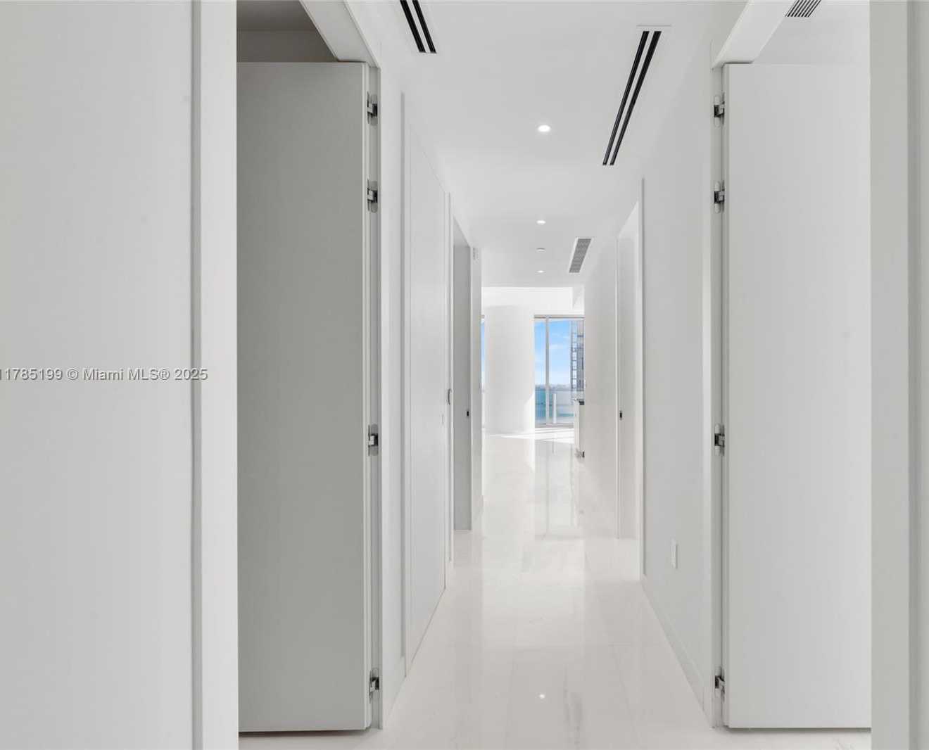 Small Image of 300 BISCAYNE BLVD WAY #4207, Miami Number 26