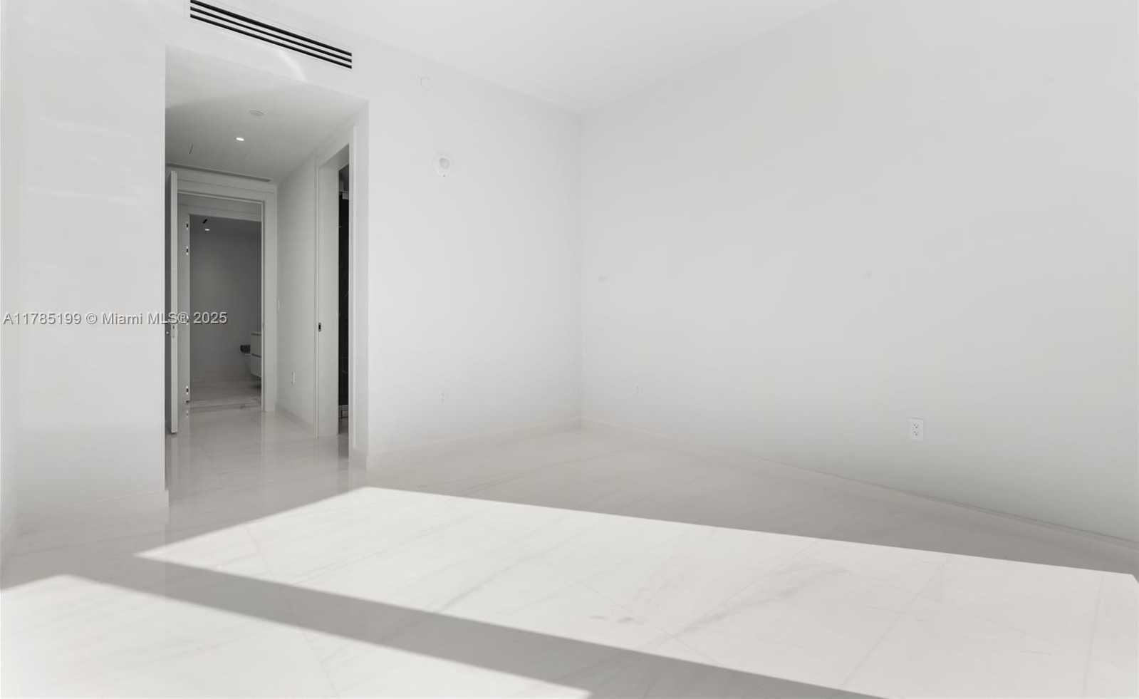 Small Image of 300 BISCAYNE BLVD WAY #4207, Miami Number 28