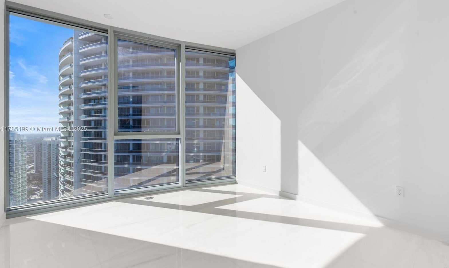 Small Image of 300 BISCAYNE BLVD WAY #4207, Miami Number 31