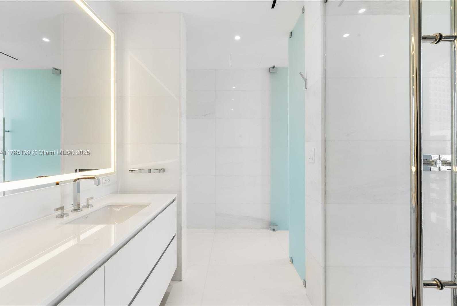 Small Image of 300 BISCAYNE BLVD WAY #4207, Miami Number 37