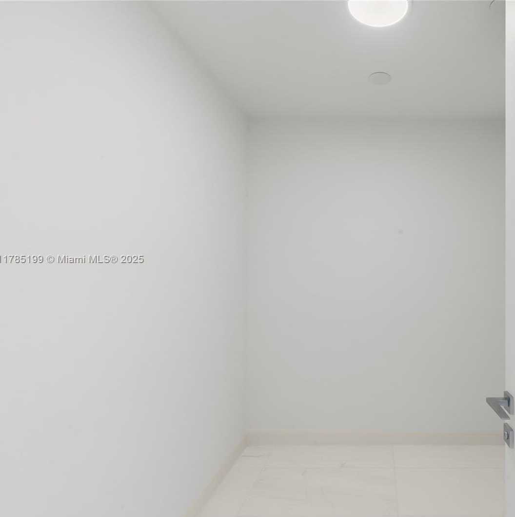 Small Image of 300 BISCAYNE BLVD WAY #4207, Miami Number 40