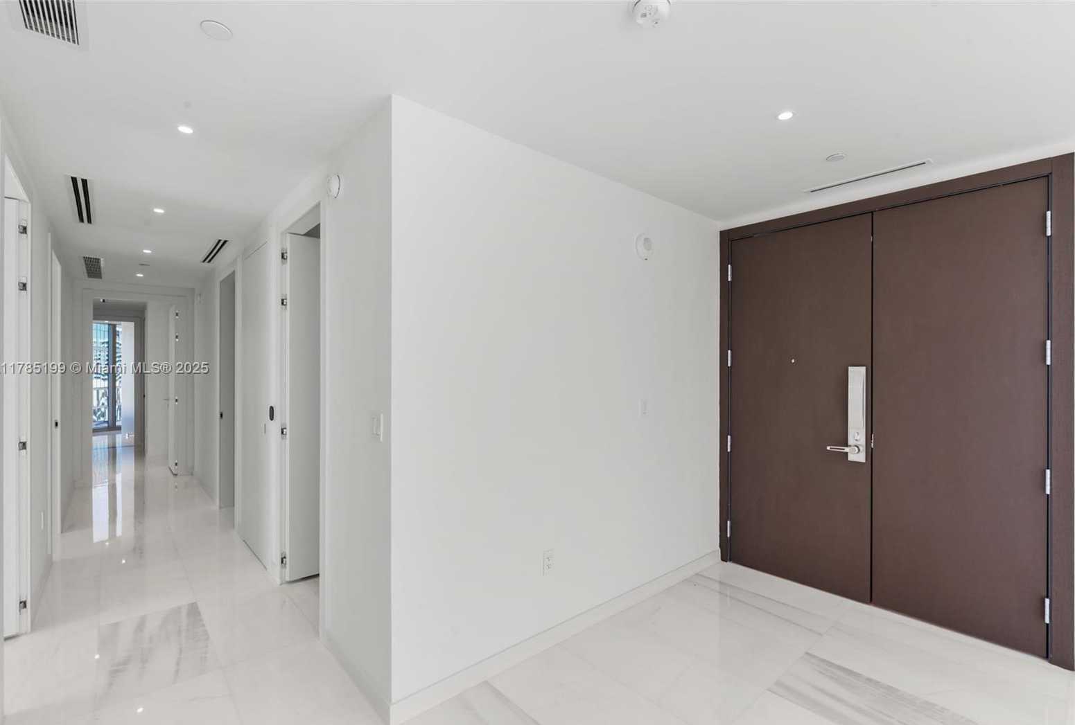 Small Image of 300 BISCAYNE BLVD WAY #4207, Miami Number 42