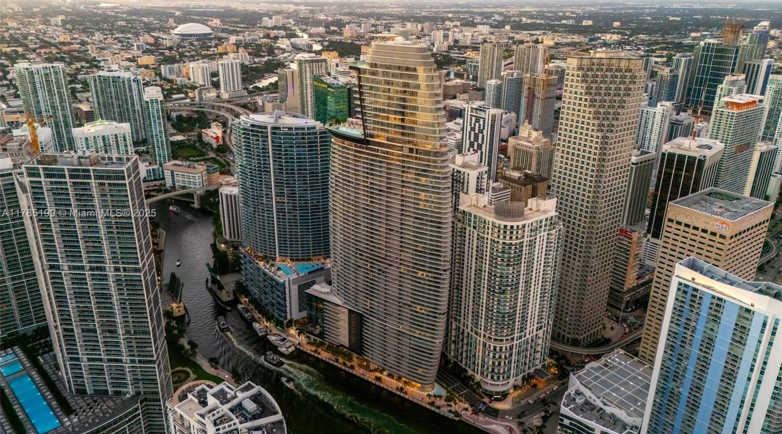 Small Image of 300 BISCAYNE BLVD WAY #4207, Miami Number 63