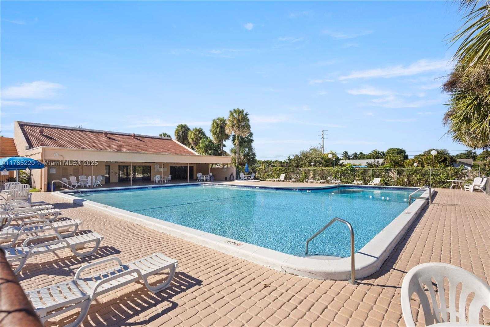 Small Image of 8020 HAMPTON BLVD #304, North Lauderdale Number 16