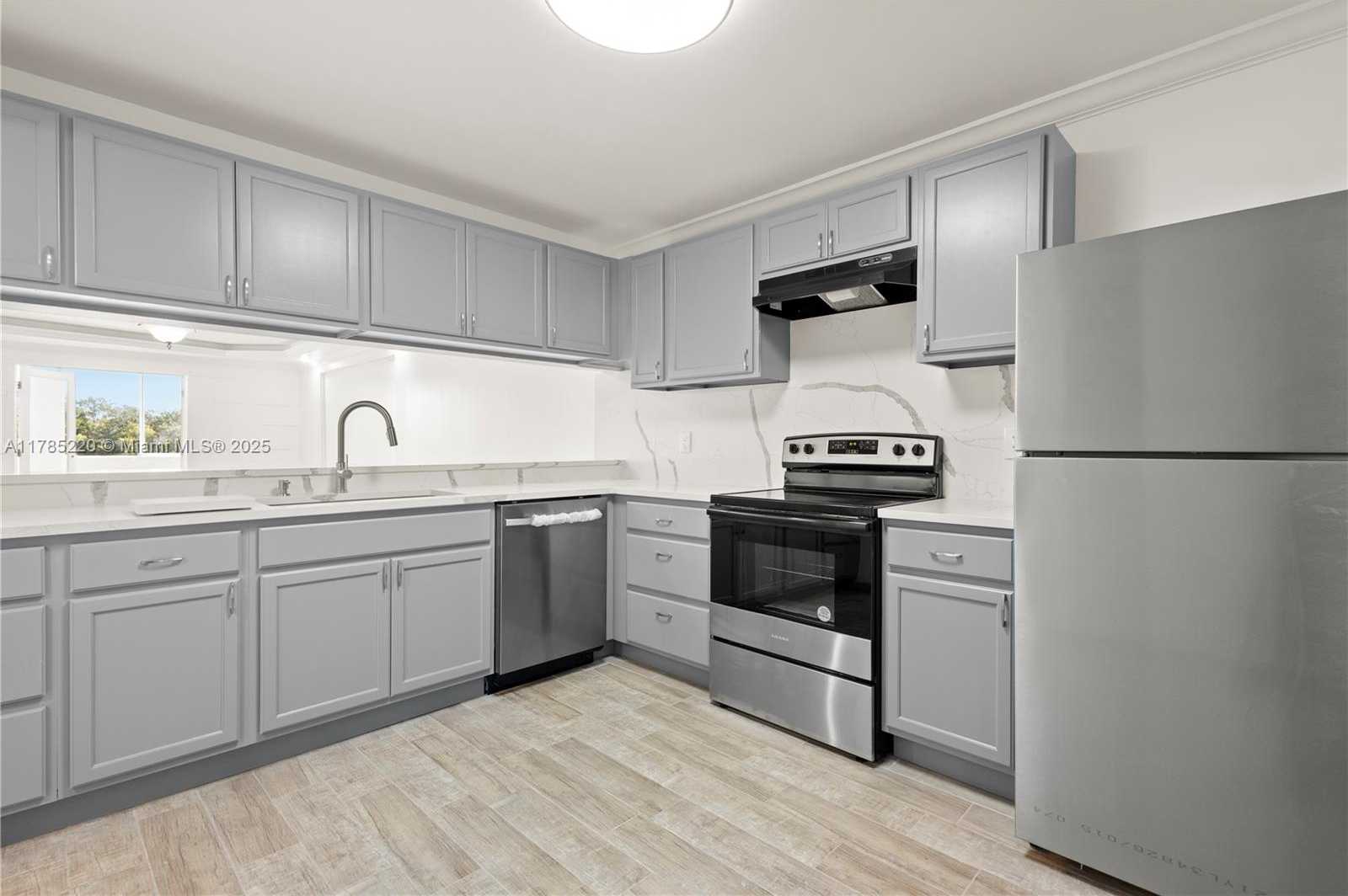 Small Image of 8020 HAMPTON BLVD #304, North Lauderdale Number 3