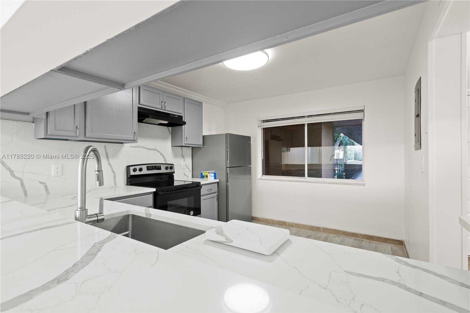 Small Image of 8020 HAMPTON BLVD #304, North Lauderdale Number 4