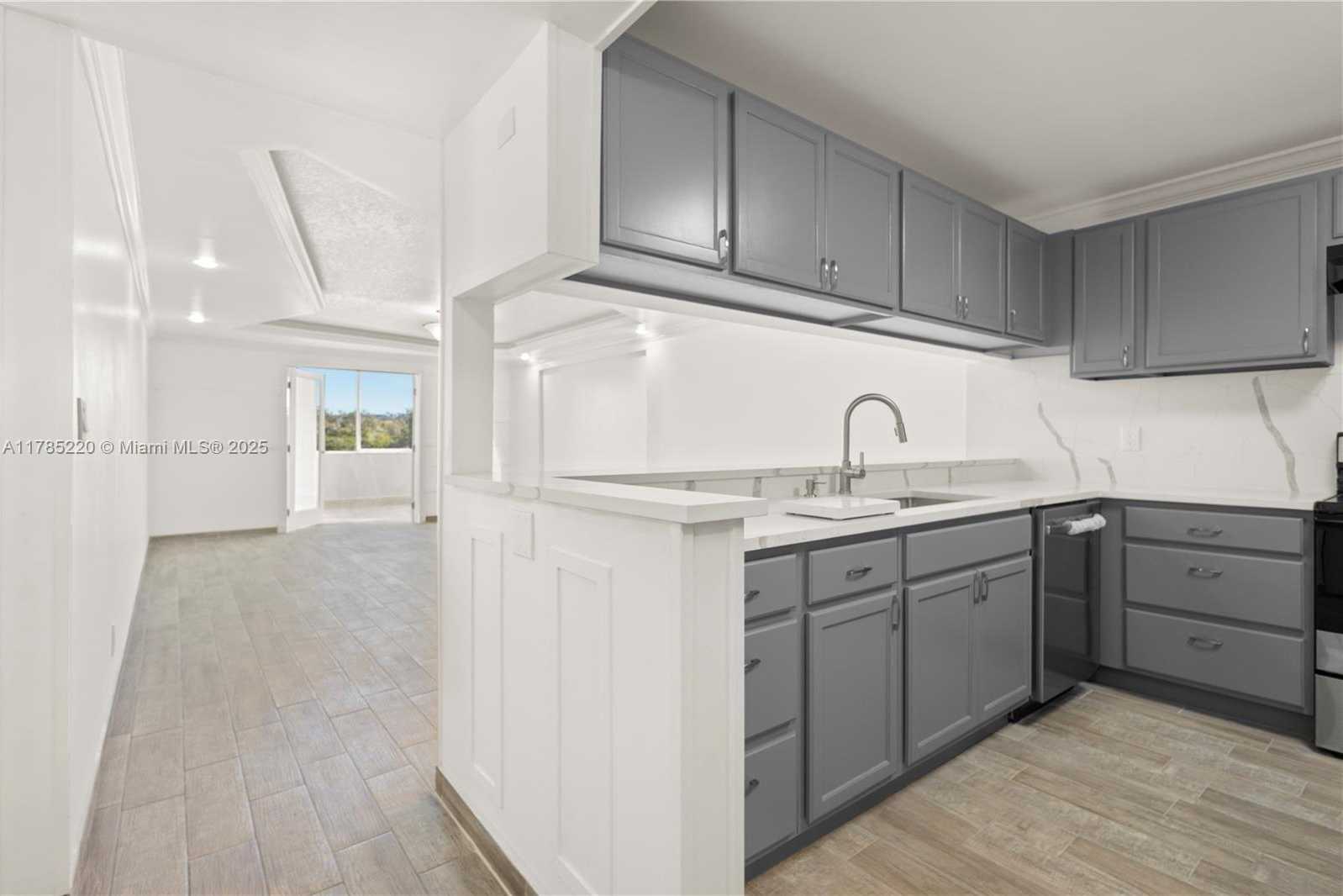 Small Image of 8020 HAMPTON BLVD #304, North Lauderdale Number 5