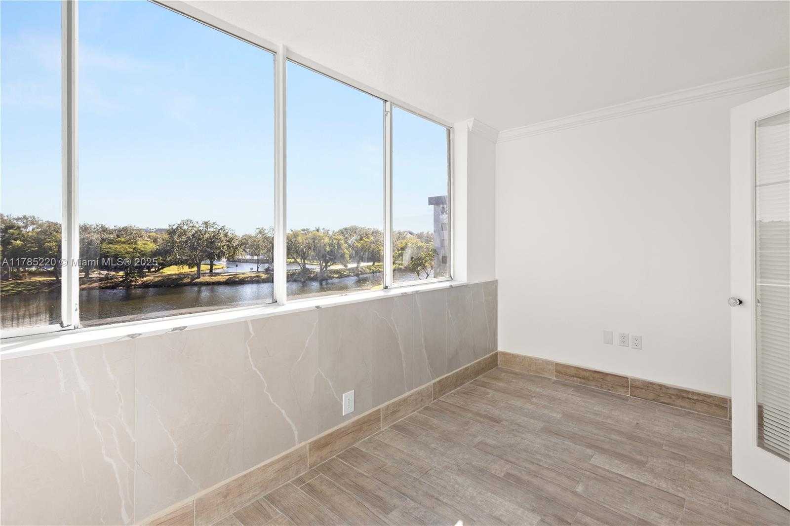 Small Image of 8020 HAMPTON BLVD #304, North Lauderdale Number 9