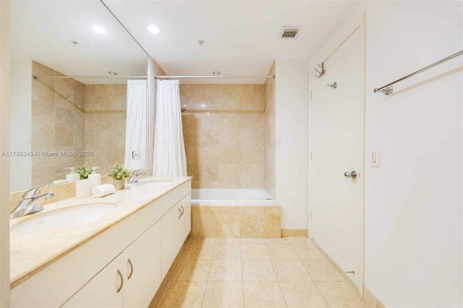 Small Image of 801 BRICKELL KEY BLVD #3010, Miami Number 7