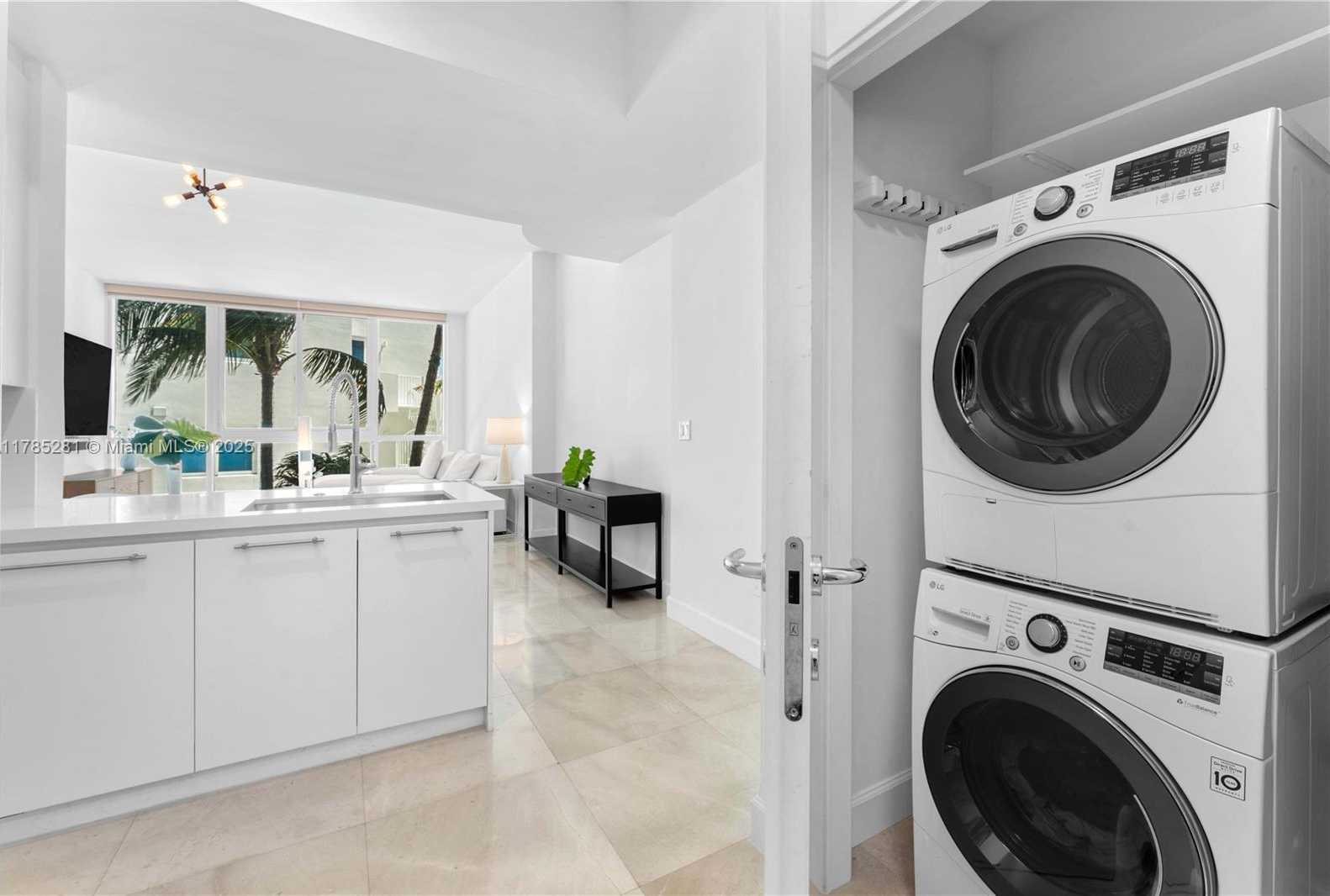 Small Image of 50 SOUTH POINTE DRIVE #501, Miami Beach Number 13