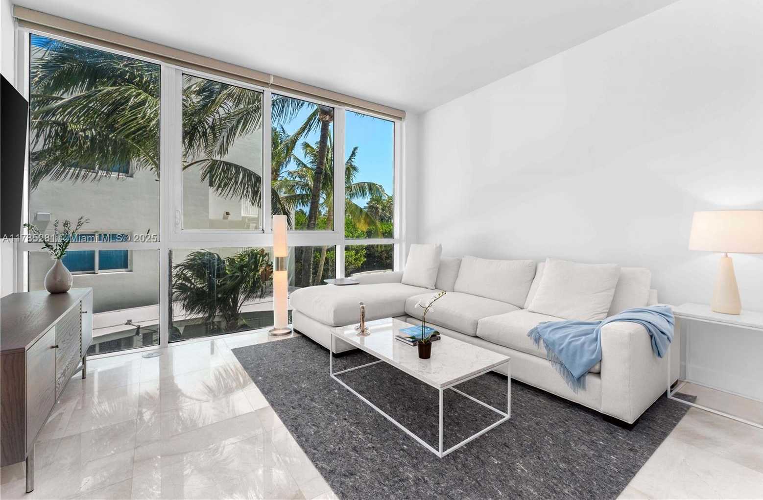 Small Image of 50 SOUTH POINTE DRIVE #501, Miami Beach Number 3