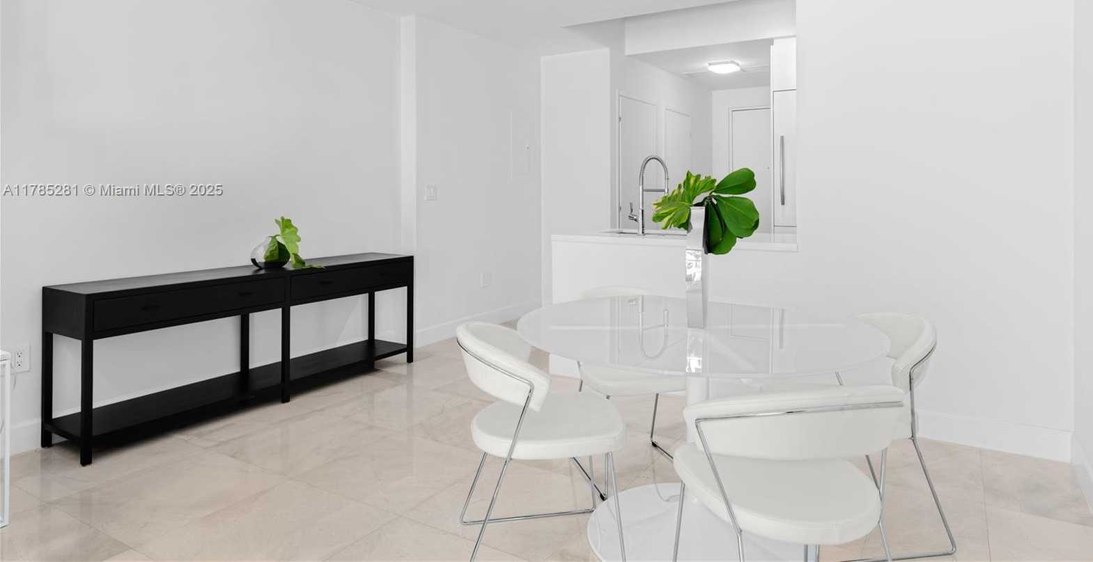 Small Image of 50 SOUTH POINTE DRIVE #501, Miami Beach Number 5
