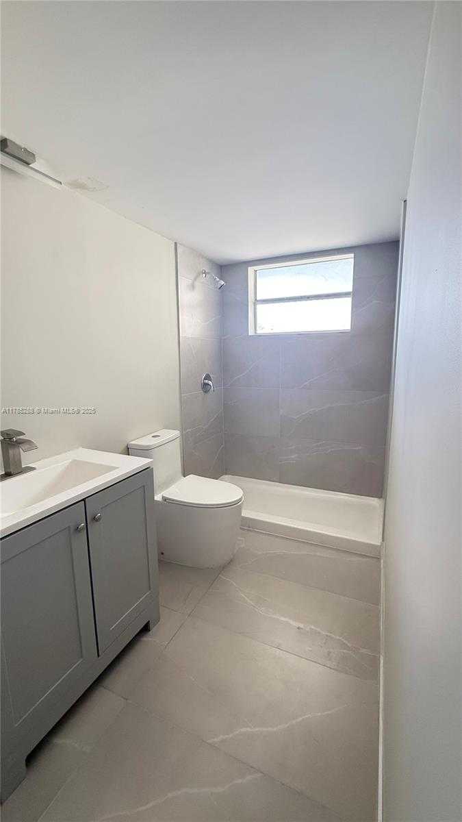 Small Image of 1750 NORTH EAST 191ST ST #725-4, Miami Number 12