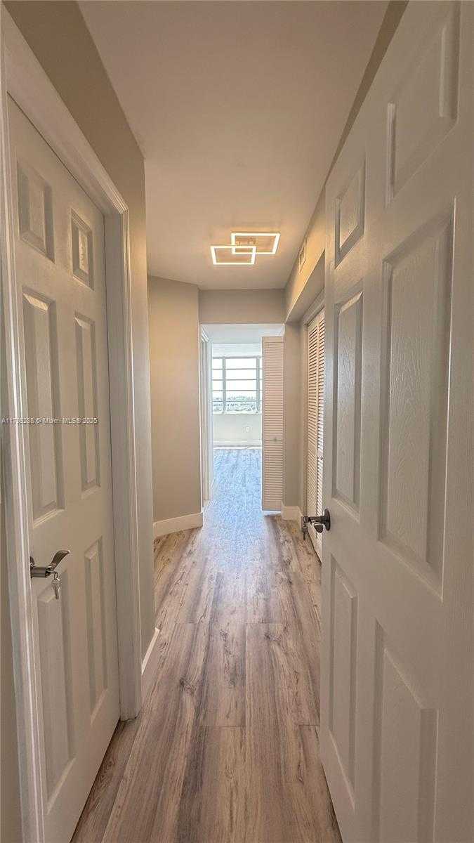 Small Image of 1750 NORTH EAST 191ST ST #725-4, Miami Number 15