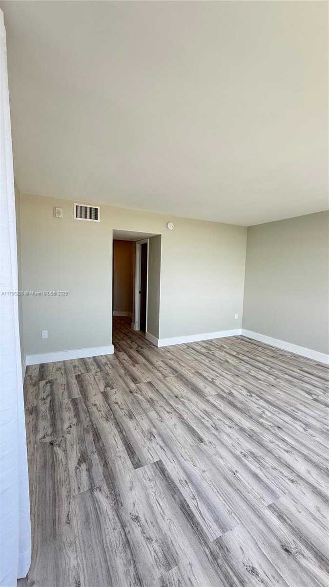 Small Image of 1750 NORTH EAST 191ST ST #725-4, Miami Number 17