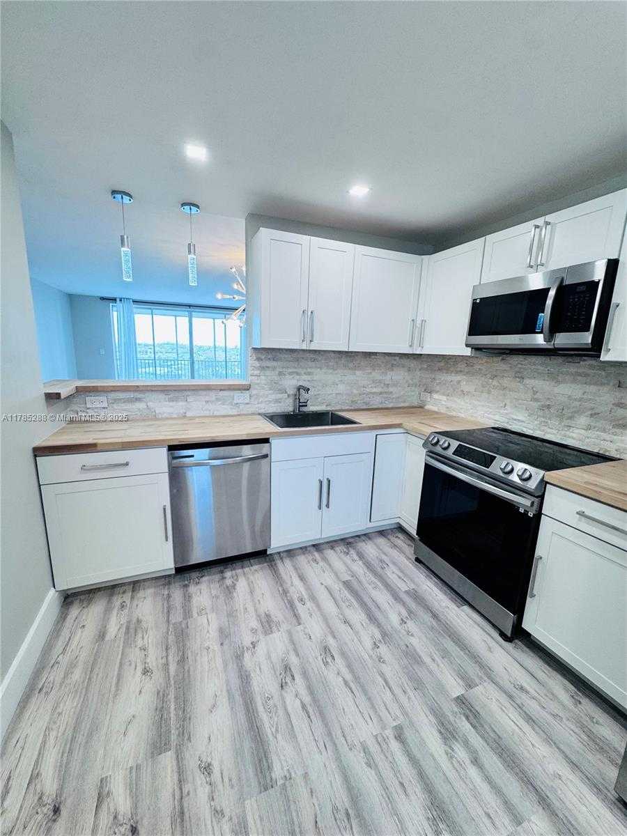 Small Image of 1750 NORTH EAST 191ST ST #725-4, Miami Number 2