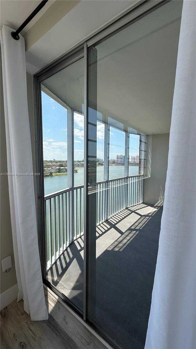Small Image of 1750 NORTH EAST 191ST ST #725-4, Miami Number 20