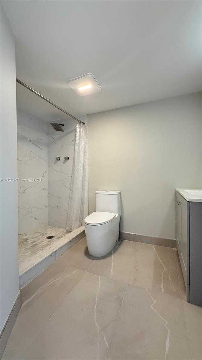 Small Image of 1750 NORTH EAST 191ST ST #725-4, Miami Number 21
