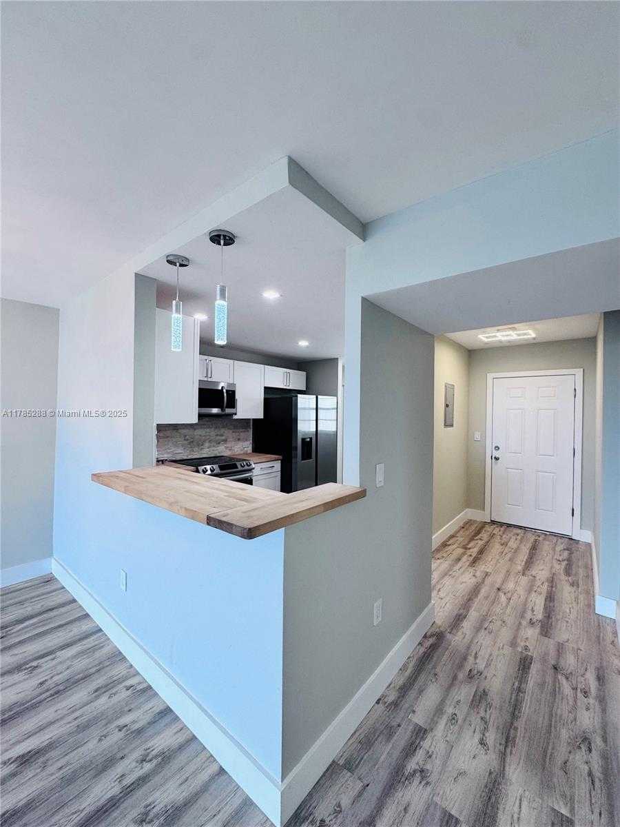 Small Image of 1750 NORTH EAST 191ST ST #725-4, Miami Number 5