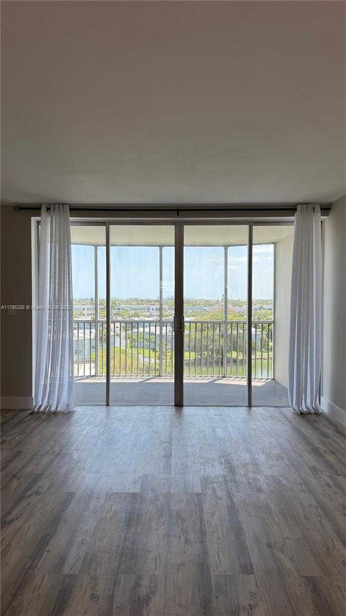 Small Image of 1750 NORTH EAST 191ST ST #725-4, Miami Number 9