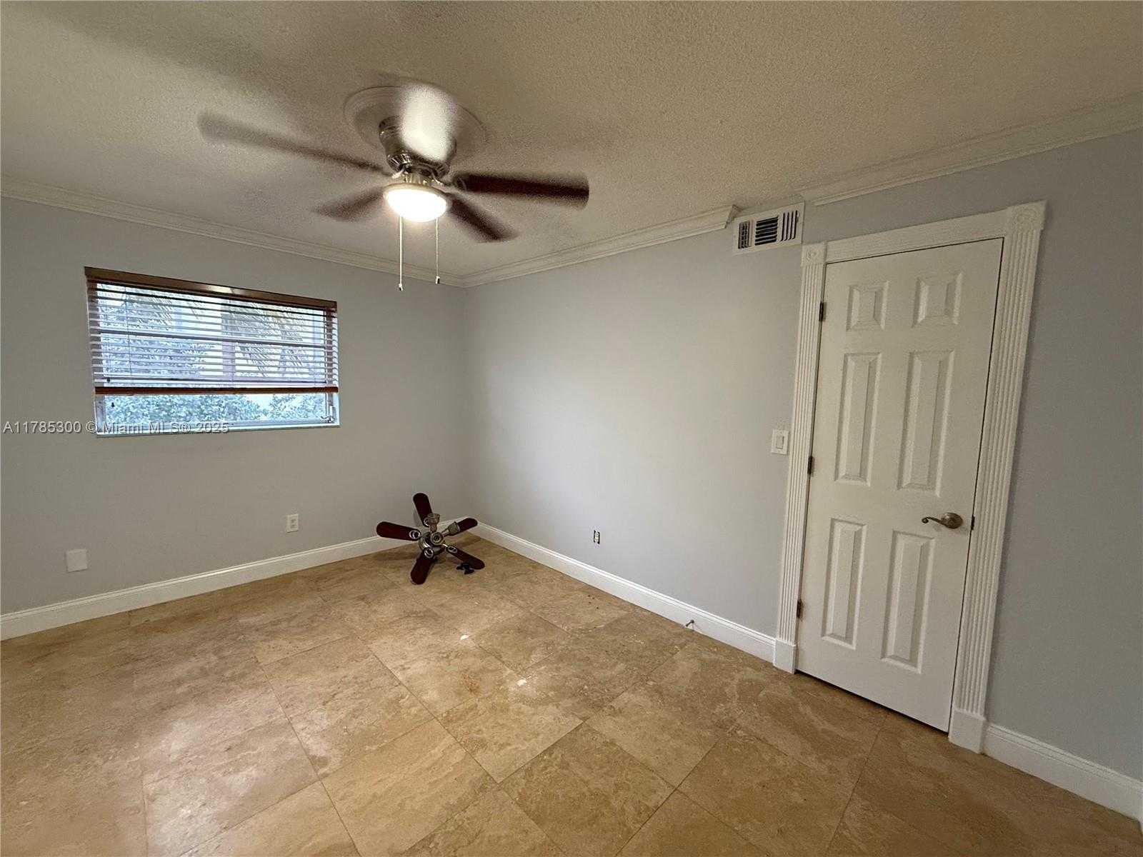 Small Image of 520 BRICKELL KEY DR #A1211, Miami Number 5