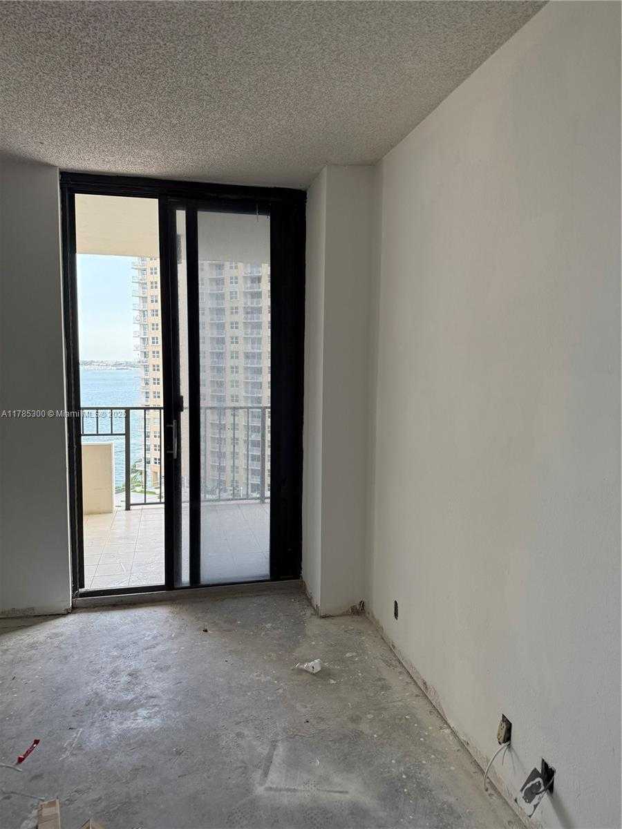 Small Image of 520 BRICKELL KEY DR #A1211, Miami Number 7