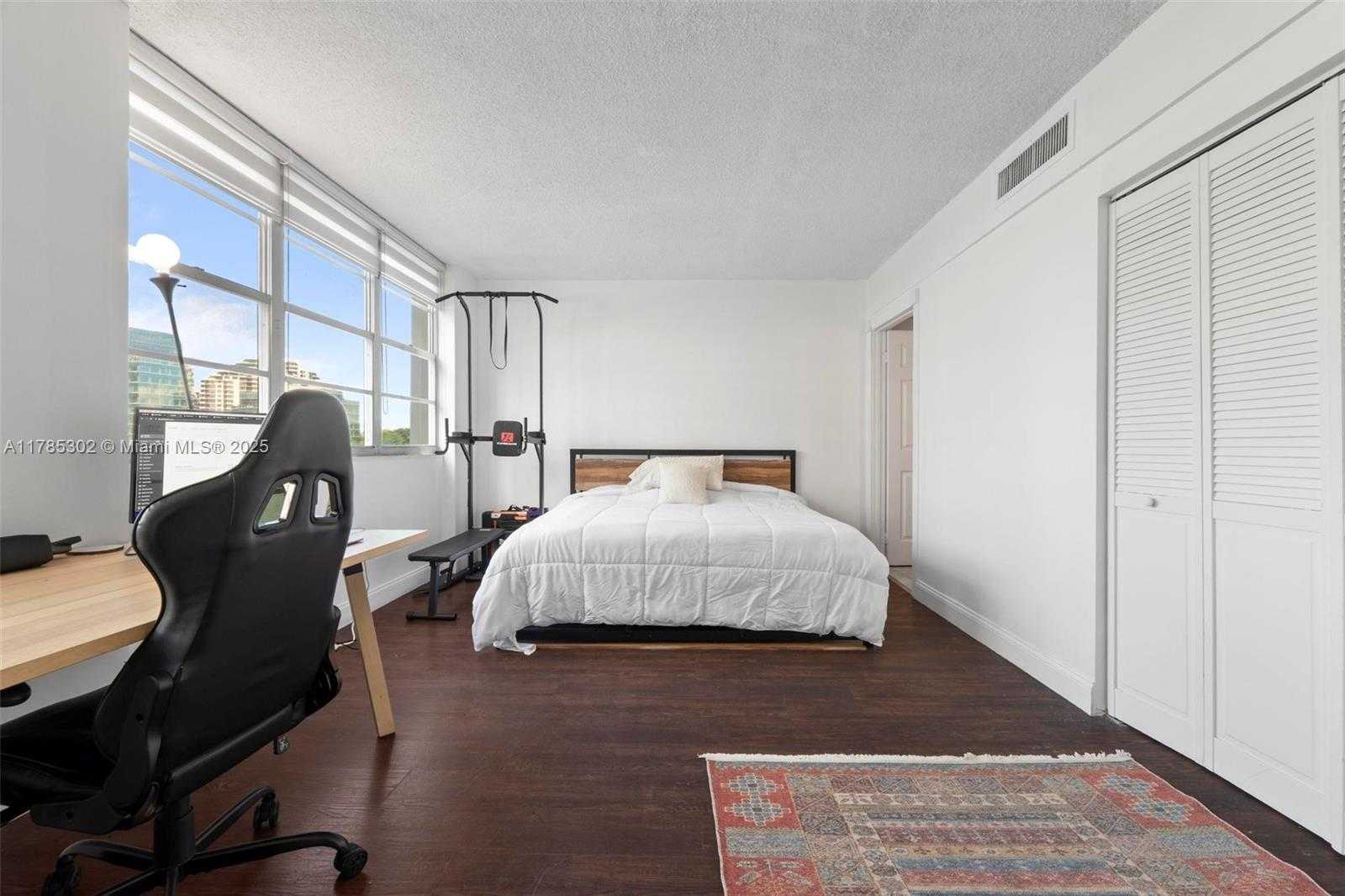 Small Image of 801 BRICKELL BAY DR #361, Miami Number 10