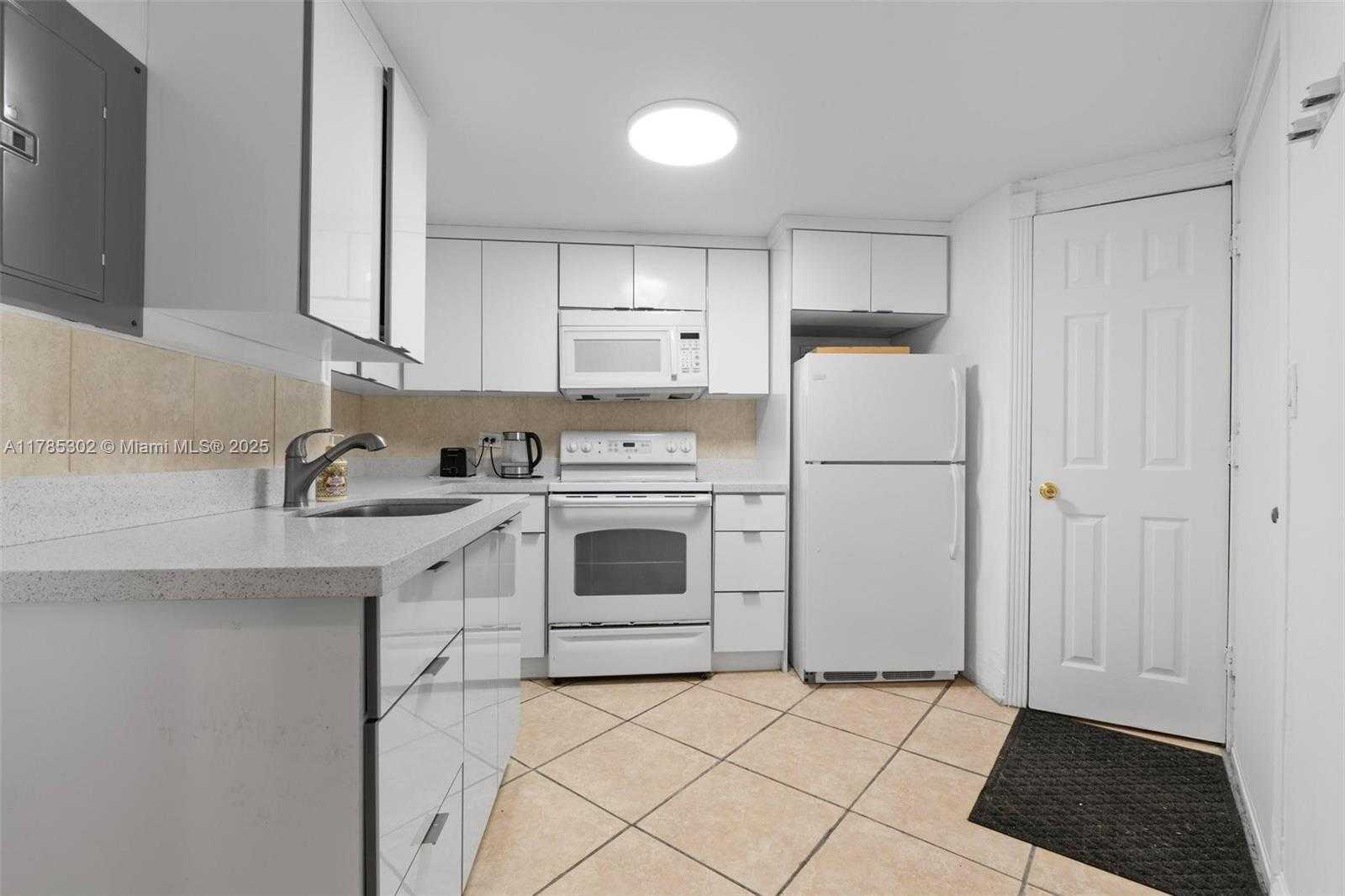 Small Image of 801 BRICKELL BAY DR #361, Miami Number 17