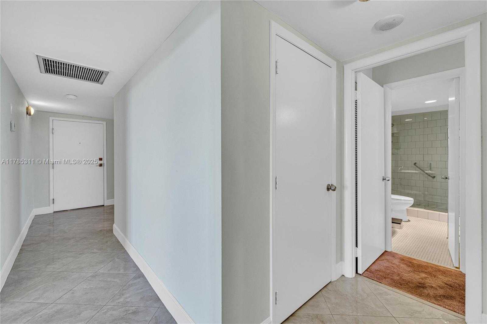 Small Image of 90 EDGEWATER DR #624, Coral Gables Number 14