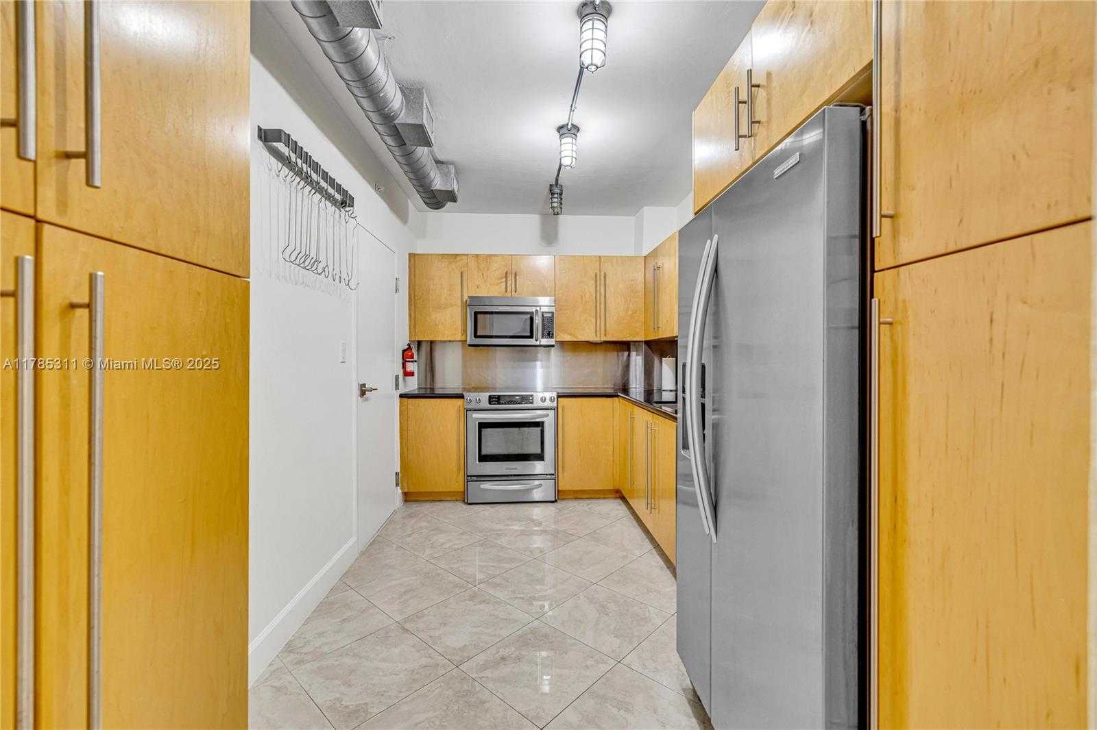 Small Image of 90 EDGEWATER DR #624, Coral Gables Number 15