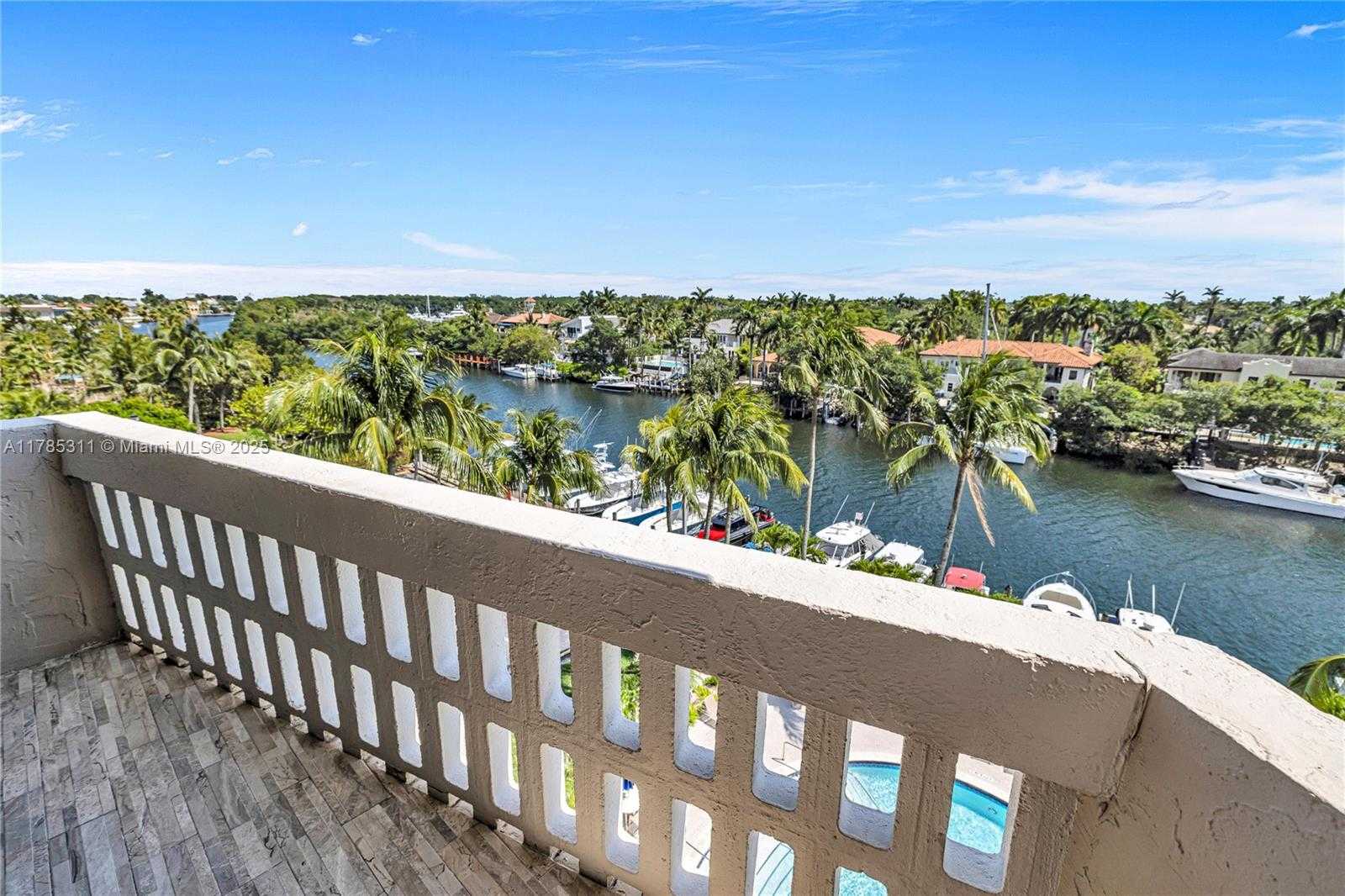Small Image of 90 EDGEWATER DR #624, Coral Gables Number 2