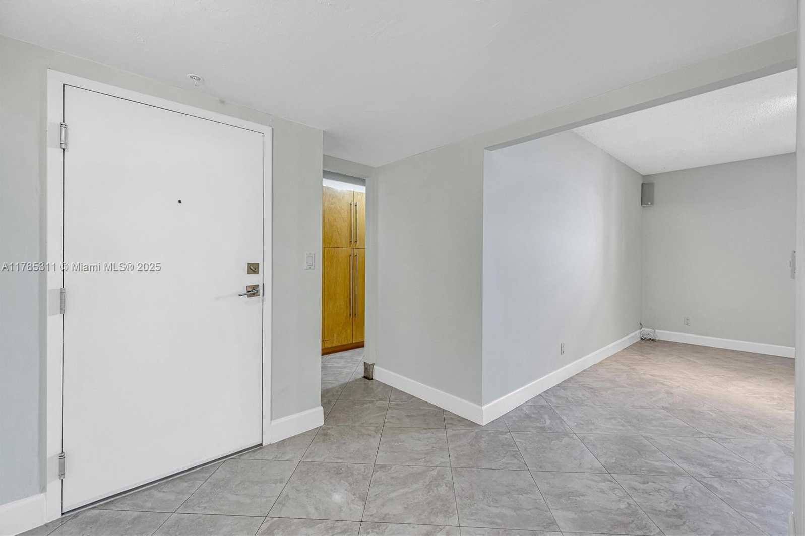 Small Image of 90 EDGEWATER DR #624, Coral Gables Number 22