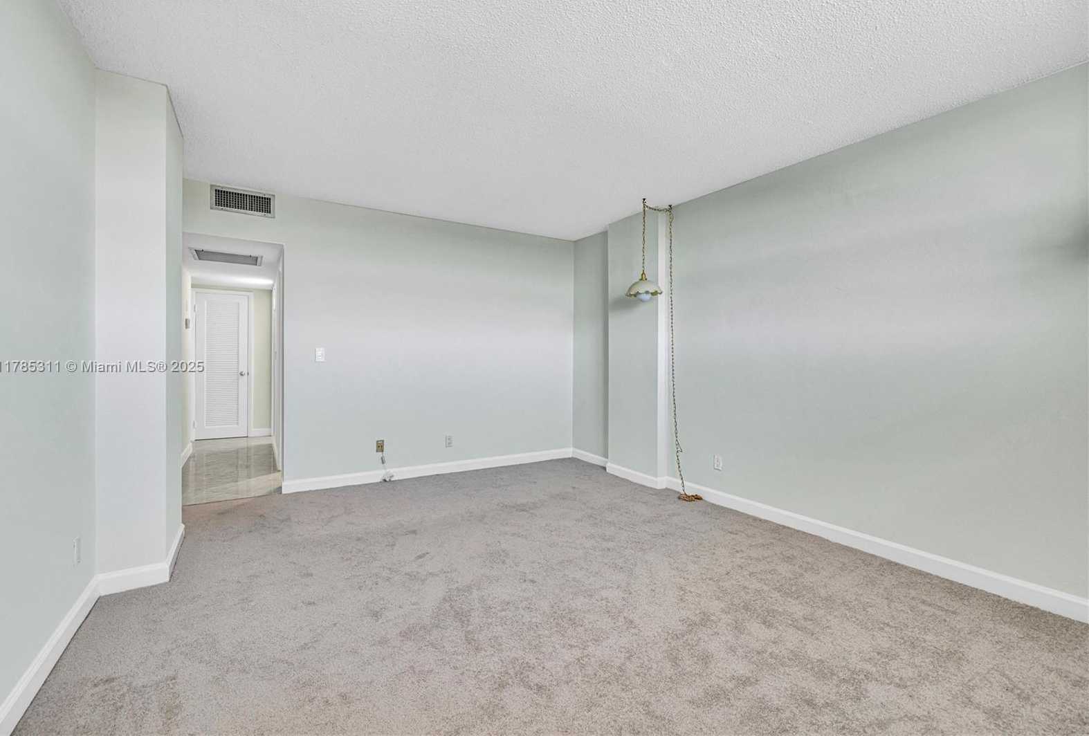 Small Image of 90 EDGEWATER DR #624, Coral Gables Number 27