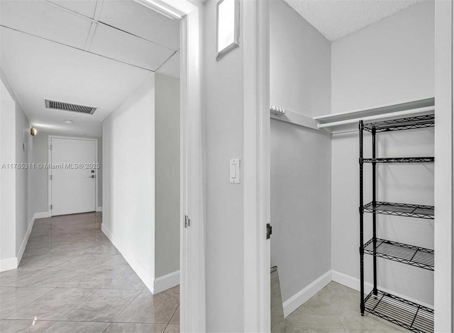 Small Image of 90 EDGEWATER DR #624, Coral Gables Number 32