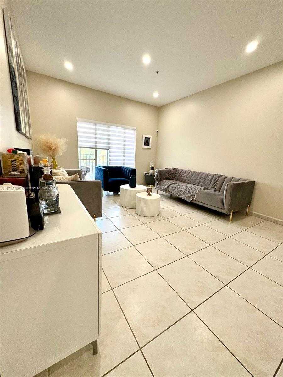 Small Image of 7340 NORTH WEST 114TH AVE #201, Doral Number 4