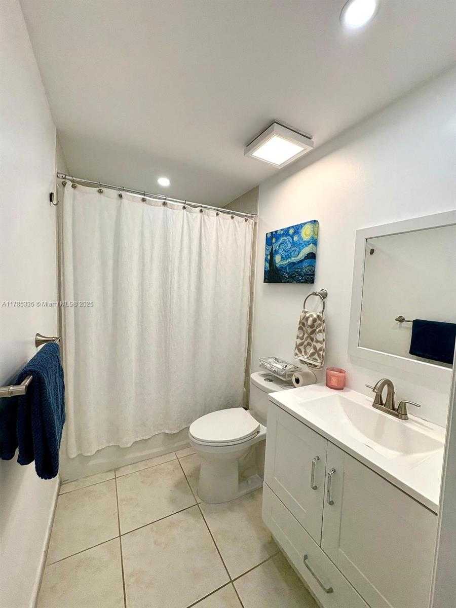 Small Image of 7340 NORTH WEST 114TH AVE #201, Doral Number 6