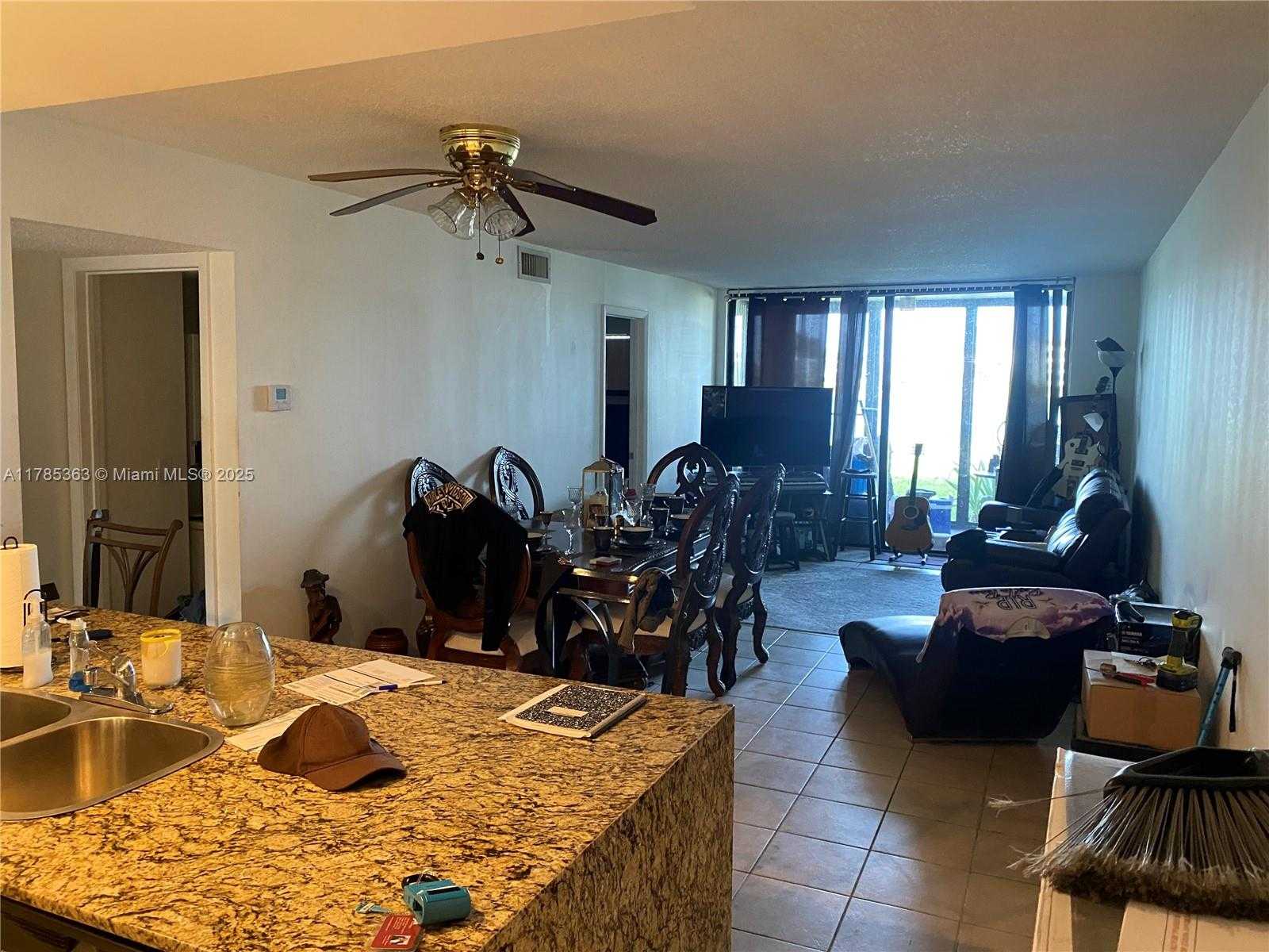 Small Image of 202 LAKE POINTE DR #105, Oakland Park Number 14