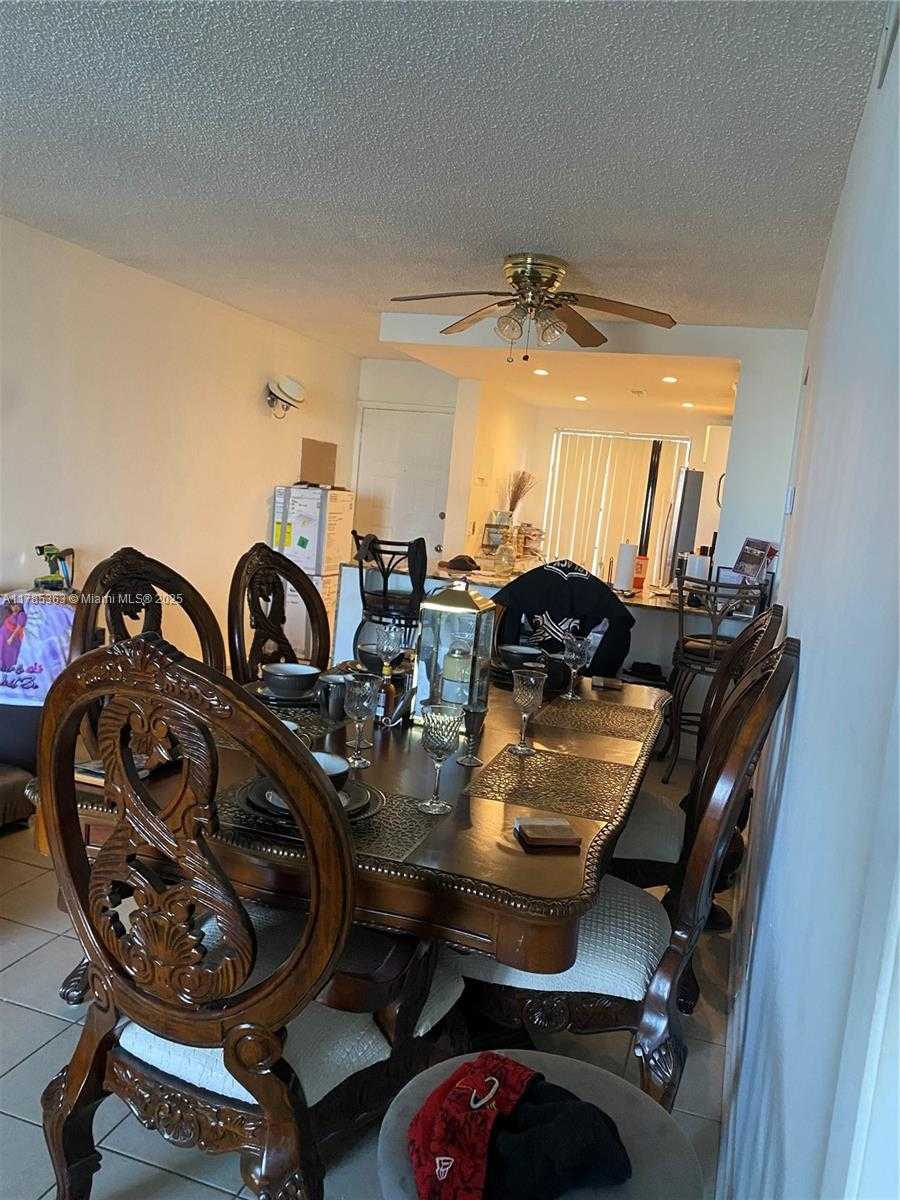 Small Image of 202 LAKE POINTE DR #105, Oakland Park Number 6