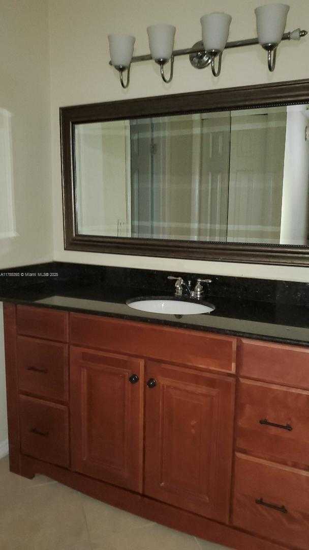 Small Image of 307 LAKEVIEW DR #102, Weston Number 10