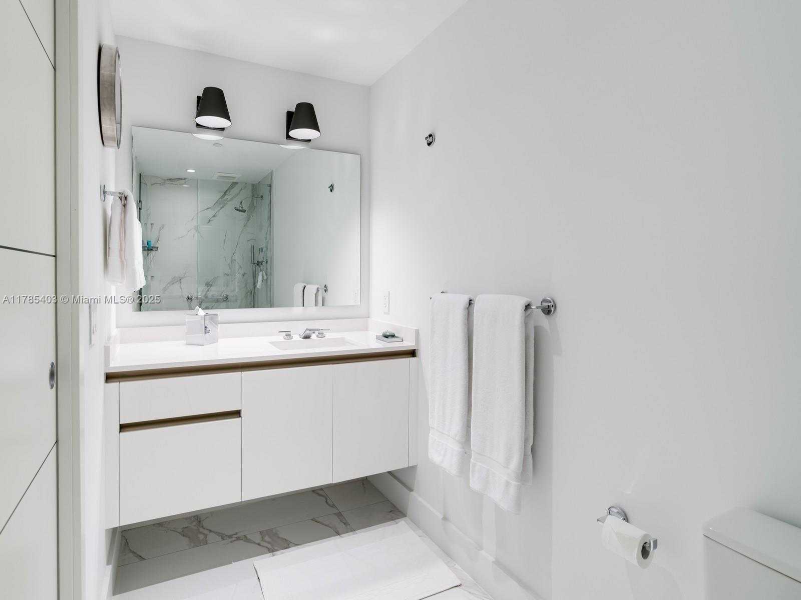 Small Image of 19152 FISHER ISLAND DR #19152, Miami Beach Number 14