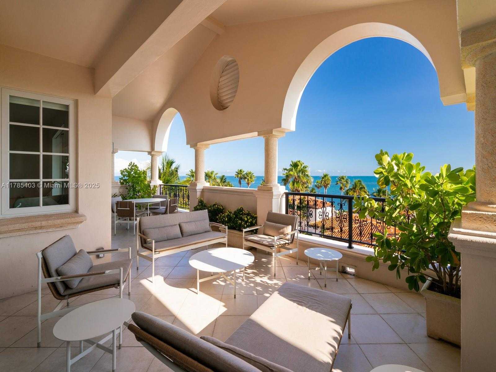 Small Image of 19152 FISHER ISLAND DR #19152, Miami Beach Number 2